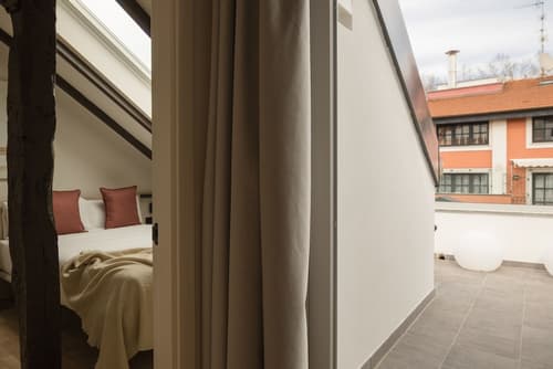 Líbere Bilbao Ledesma, Room