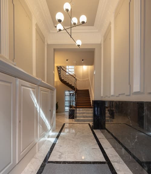 Líbere Bilbao Ledesma, Interior entrance