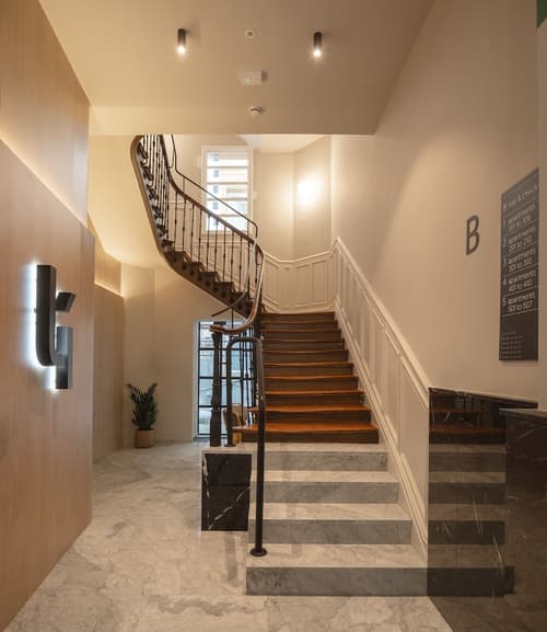 Líbere Bilbao Ledesma, Interior entrance