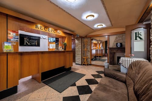 Kristal Hotel, Reception