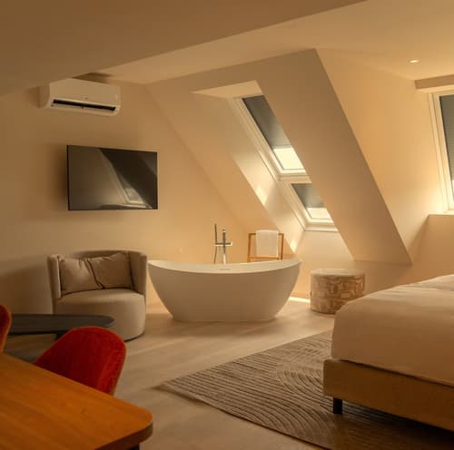 House of Ble, Primary image