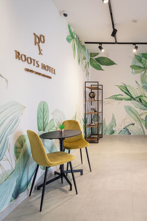 Roots Hotel, Reception