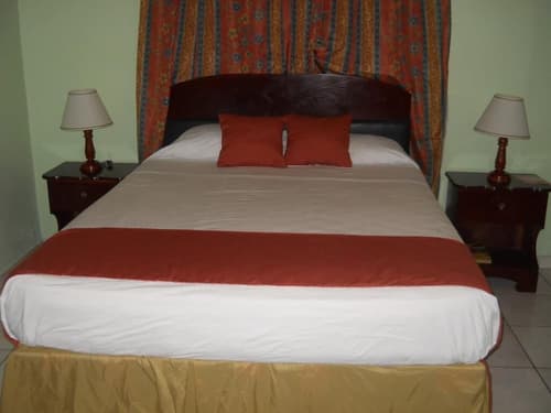 Tropical Manor Inn, Room