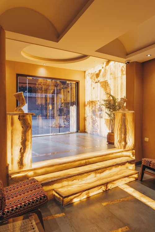 Almas Pyramids View, Reception