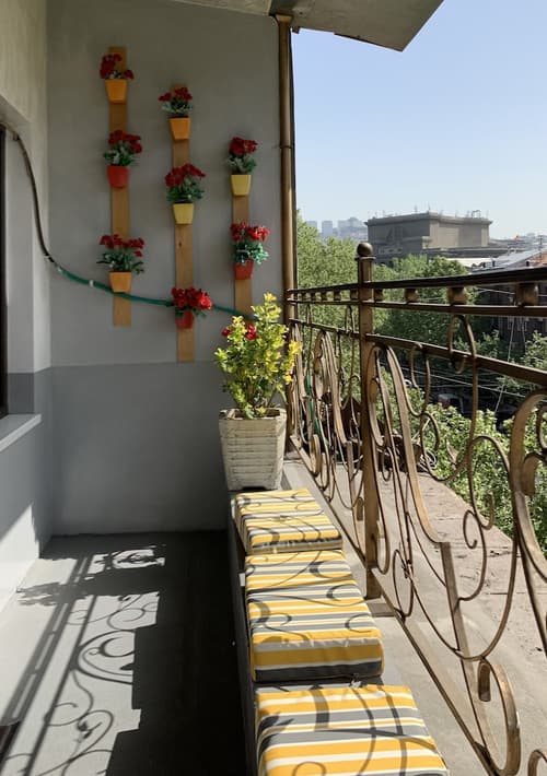 Arm Hostel, Balcony