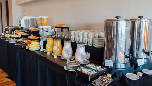 Cerro Calafate Hotel, Breakfast meal