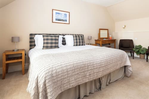 Beinn Bhracaigh, Room