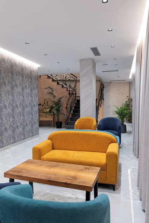 Hotel Dior, Reception