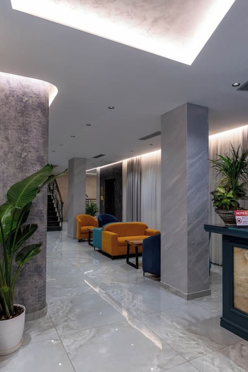 Hotel Dior, Reception