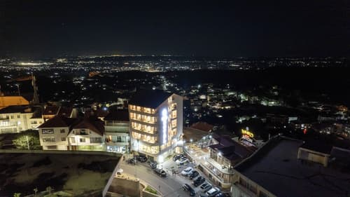 Hotel Dior, Primary image