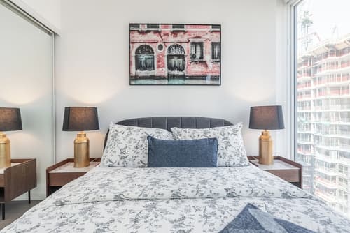 The Estate Entertainment District, Room