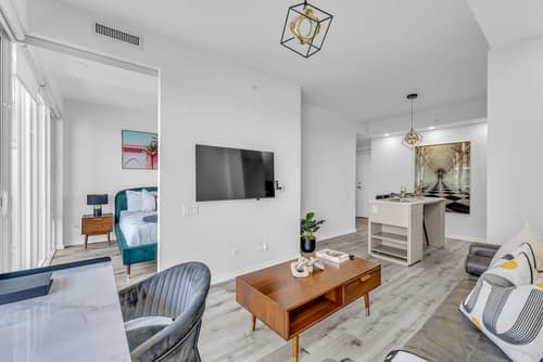 The Estate Entertainment District, Room