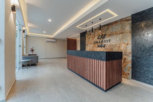 Hotel Chariot, Reception