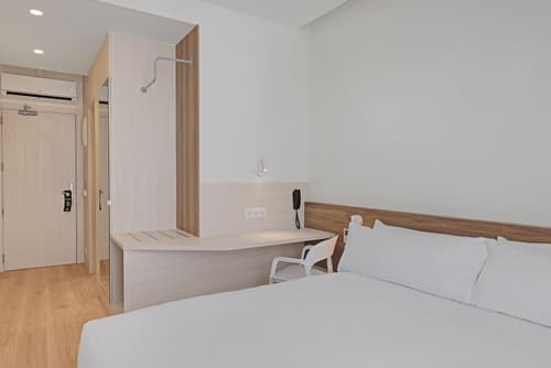 B&B Hotel Santiago Milladoiro, Room