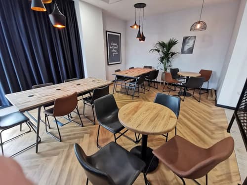 Student Only Little Patrick Street, Lobby sitting area