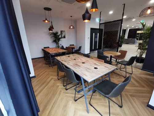 Student Only Little Patrick Street, Lobby sitting area