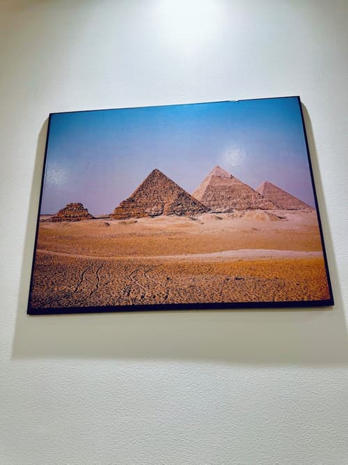 Flower Pyramids Inn, Reception