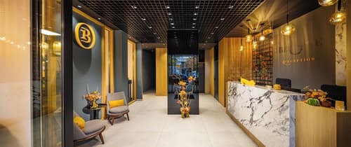 B1 Downtown Hotel, Reception