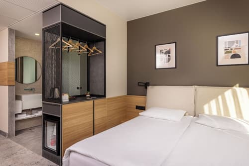 B1 Downtown Hotel, Room