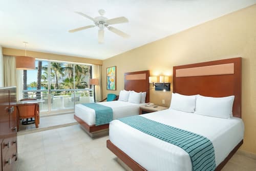 GR Solaris Lighthouse Los Cabos