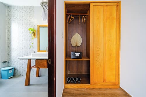 Palm River Boutique, Room