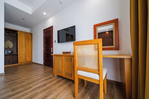 Palm River Boutique, Room