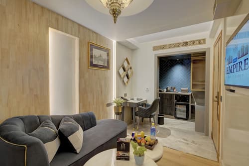 Empire Platinum Suites, Room