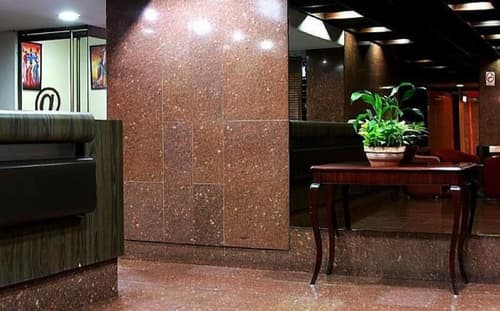 Hotel Cuarta Avenida, Reception