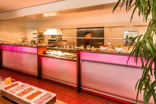 Hidalgo Suites & Restaurant