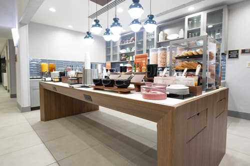 Homewood Suites Houma, La, Breakfast area