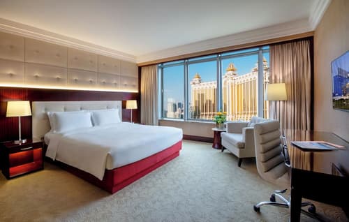 Broadway Hotel, Room