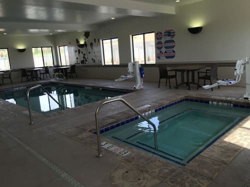 Sleep Inn & Suites Page at Lake Powell, Indoor spa tub