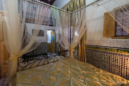 Riad Taryana, Room