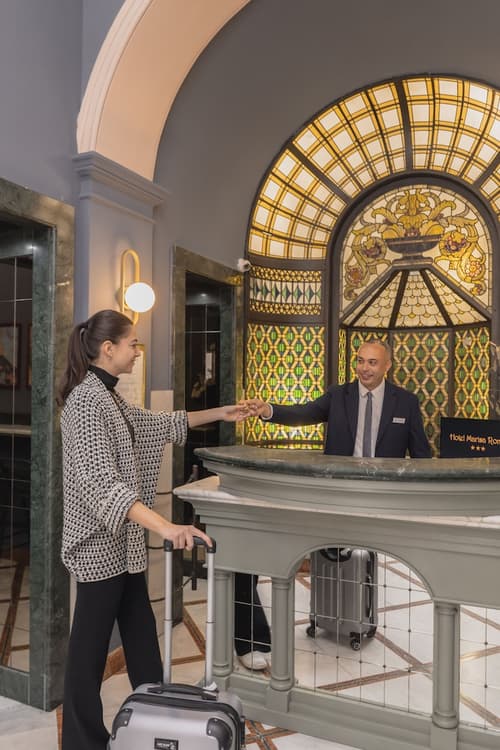 Hotel Marisa, Reception