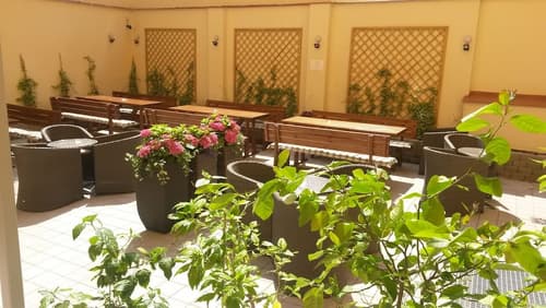 Hotel Ambiance, Terrace/patio