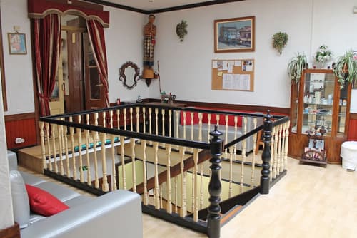 Pensão França, Lobby