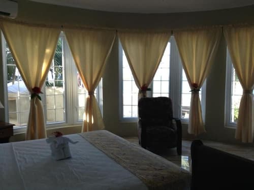 Waters Edge Guest House, Room