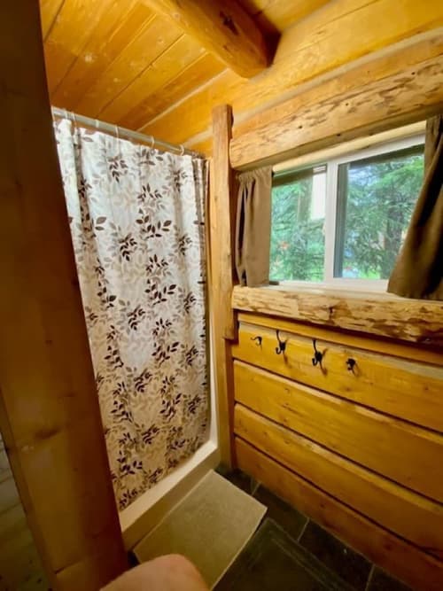 Meandering Moose Lodging, Bathroom