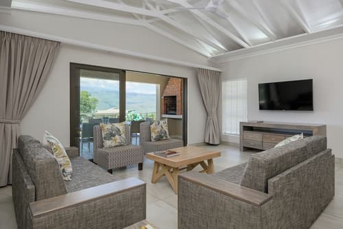 Cayley Mountain Resort, Living area
