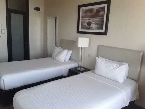 Parade Hotel