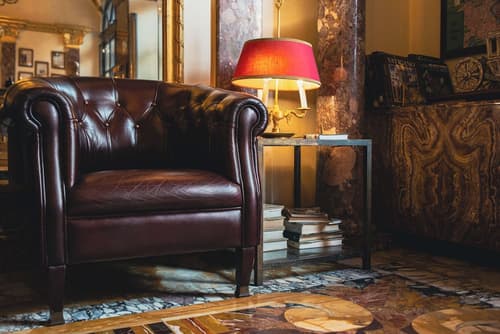 Des Epoques Hotel, Reception