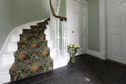 Pentland, Interior entrance