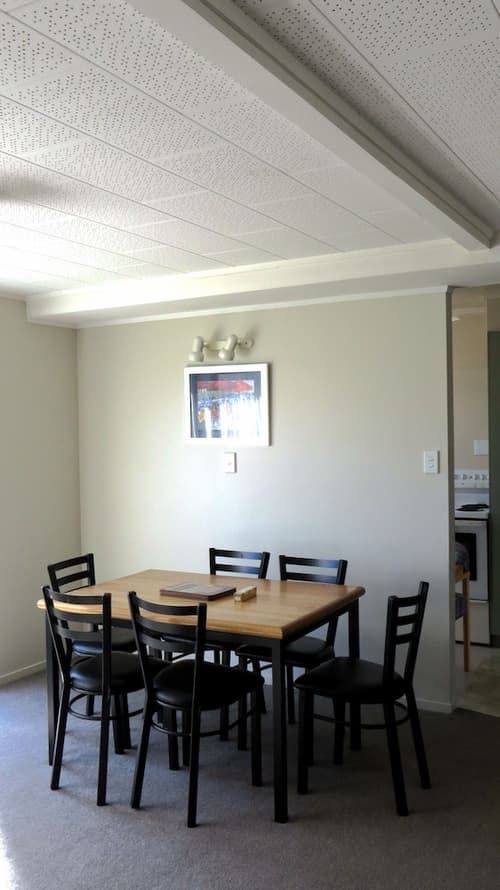 Kuirau Park Motor Lodge, In-room dining