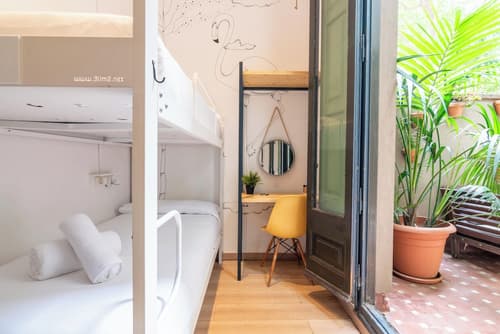 The Central House Barcelona Gracia - Hostel, Room