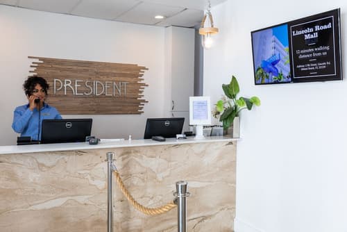 President Hotel Villa