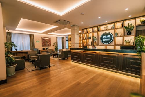 Canada Central & Rooftop, Reception