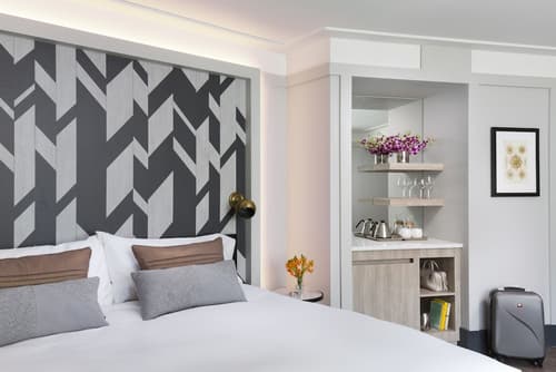 The Tillary Hotel, Room