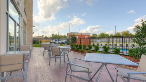 Holiday Inn Express & Suites Tulsa Midtown by IHG, Property amenity
