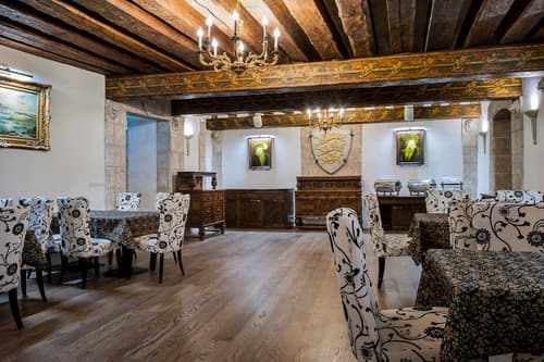 Three Crowns Residents