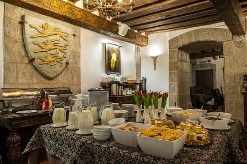 Three Crowns Residents